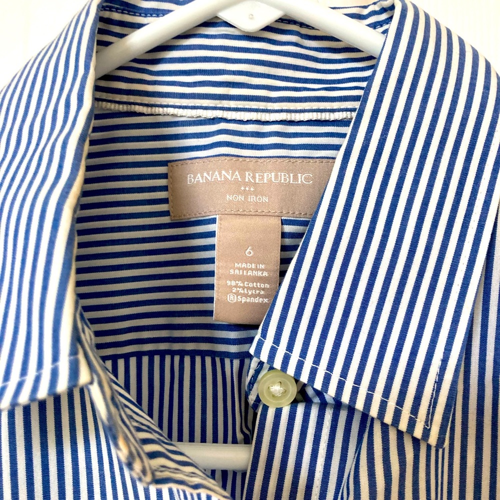 Banana Republic button up shirt, blue and white